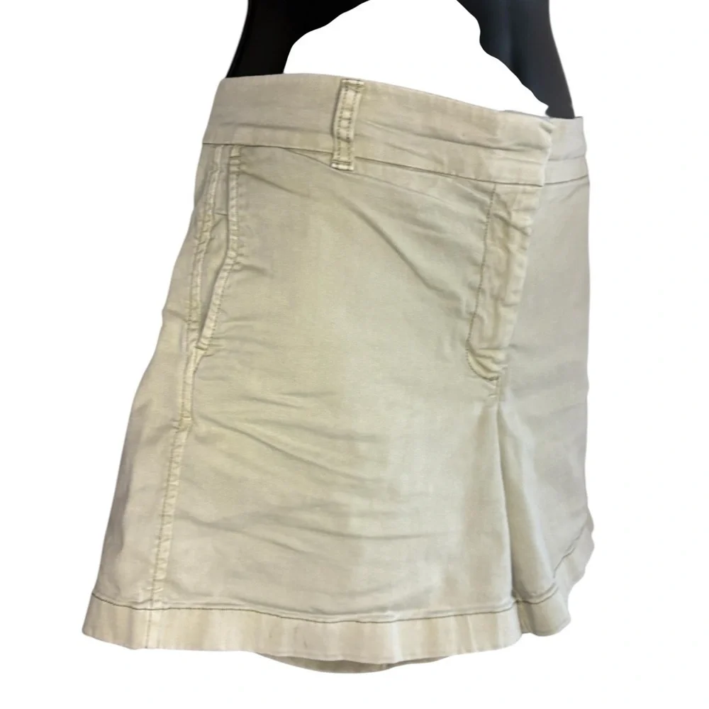 J. Crew Women's chino Cream Shorts cotton size 12 preloved no flaws